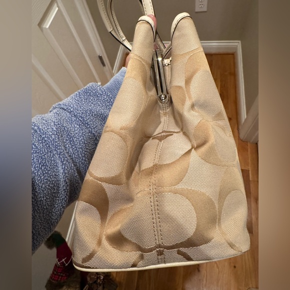 Coach - Signature Stripe Kisslock Carryall - Cream/Tan - EUC - 2011 Very Clean - Picture 6 of 11